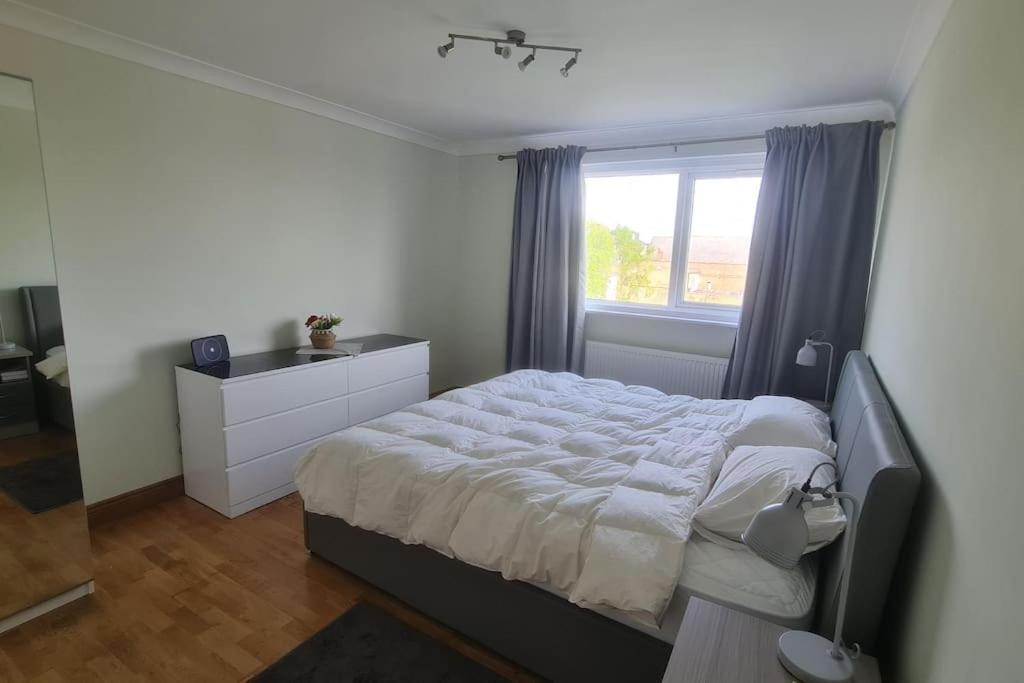 Bright & Lovely & Apartment Whetstone Εξωτερικό φωτογραφία