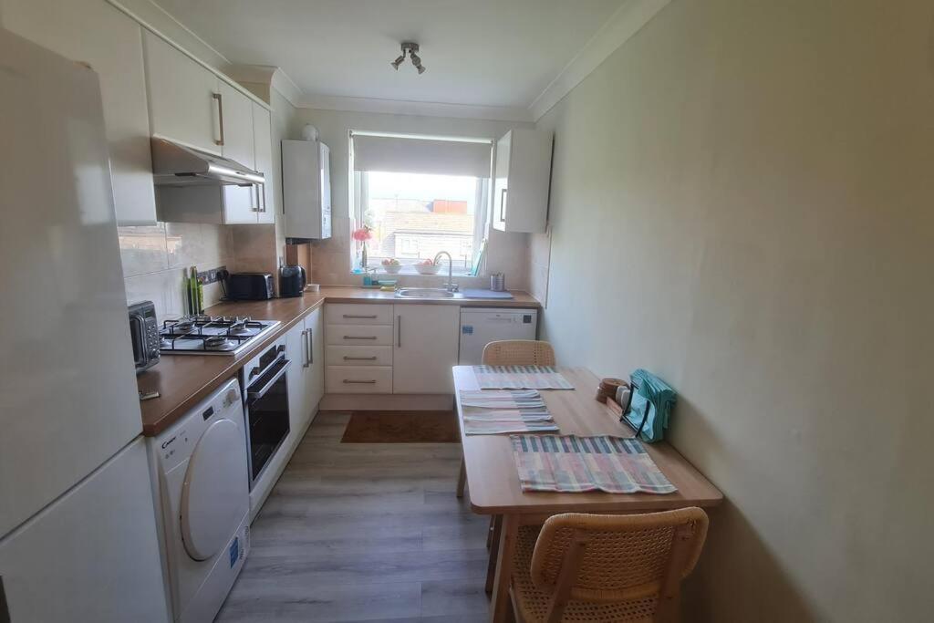 Bright & Lovely & Apartment Whetstone Εξωτερικό φωτογραφία