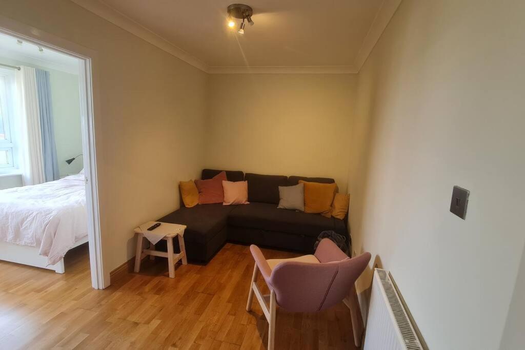 Bright & Lovely & Apartment Whetstone Εξωτερικό φωτογραφία